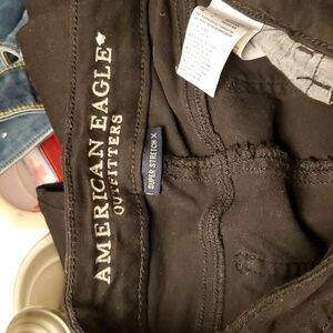 American Eagle Black Skinny Jeans. Size 0.